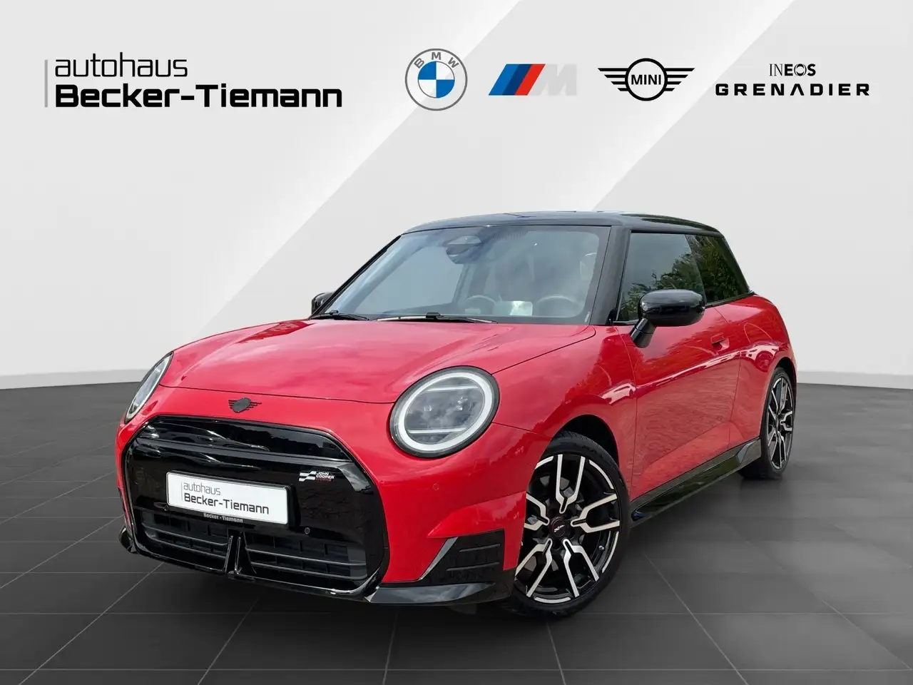 MINI Cooper SE Cooper E JCW Trim/ Panorama/ HUD/ 99% Akku — photo 1 of 15