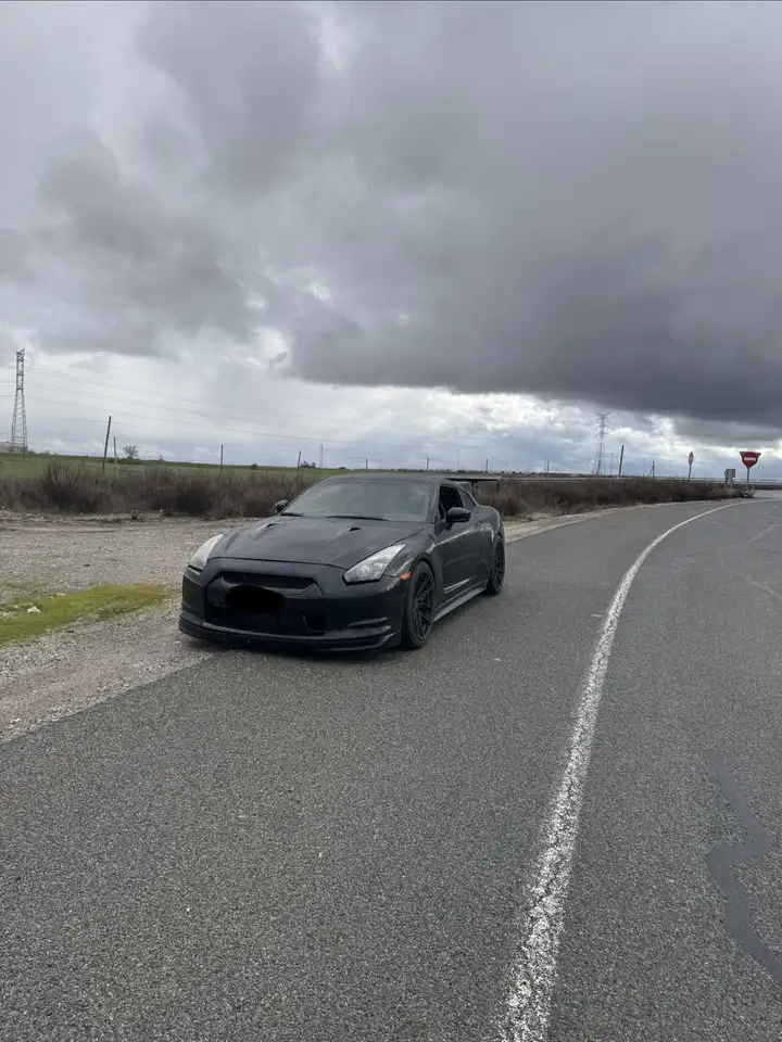 Nissan GT-R Black Edition Aut. — photo 1 of 4