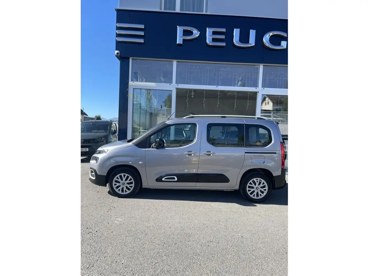 Citroen Berlingo Feel M — photo 1 of 11
