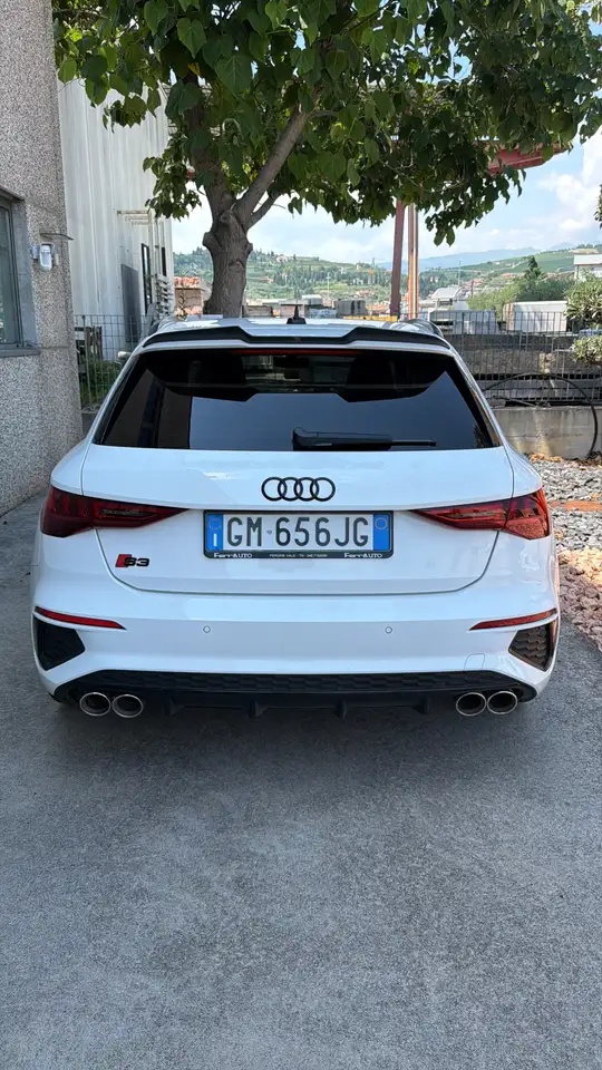 Audi A3 Sportback 35 1.5 tfsi mhev S line edition s-tronic — photo 1 of 10