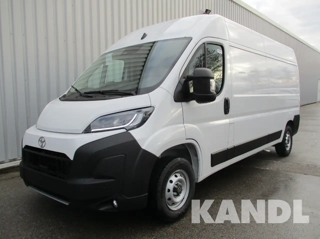 Toyota Proace Max 35+ L3H2 2.2 ID 140 HD Prowork LED — photo 1 of 23