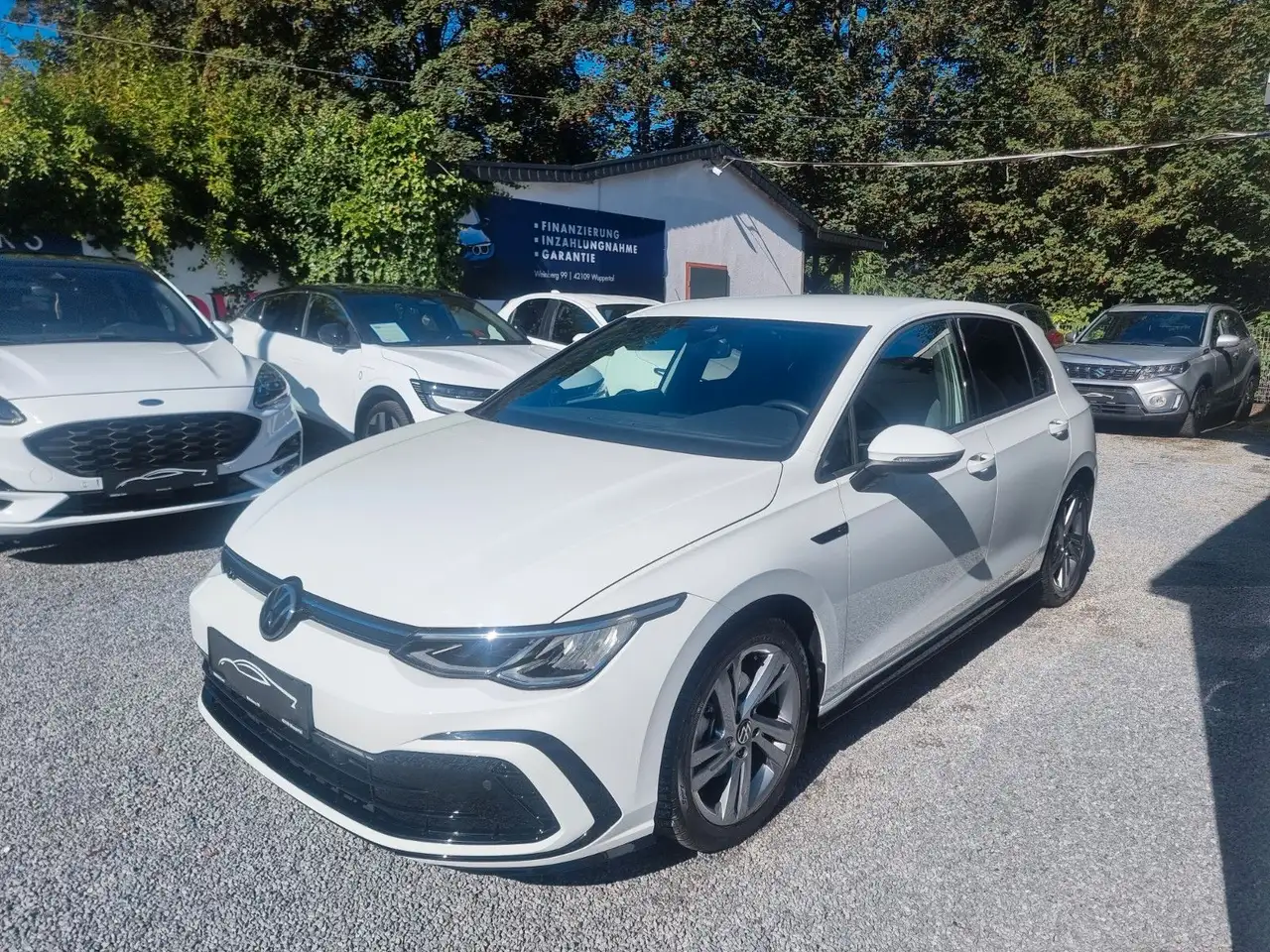 Volkswagen Golf 1.5 eTSI 2x R-Line/ DSG/ LED/ VIRTUAL/*NAVI — photo 1 of 28