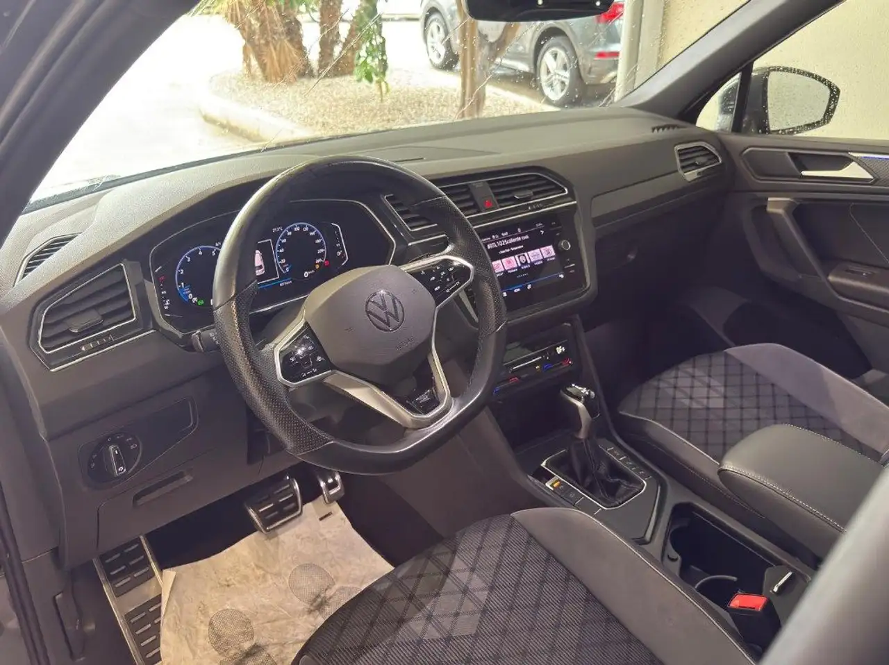 2023 Volkswagen Tiguan 1.5 TSI 150 CV DSG ACT R-Line, photograph 10