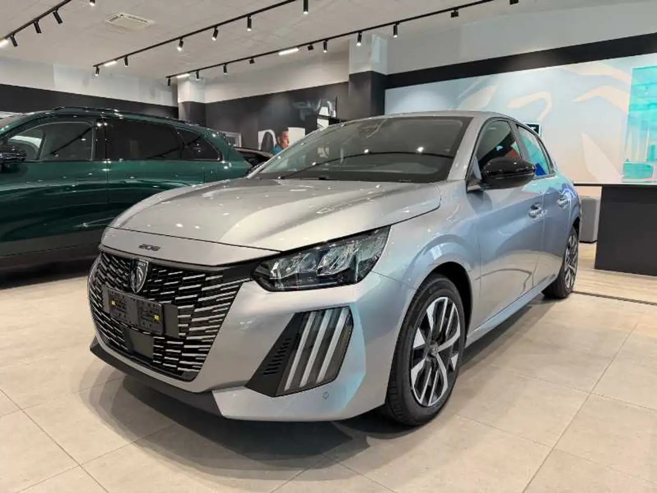 Peugeot 208 1.2 Hybrid 48V Business — photo 1 of 18