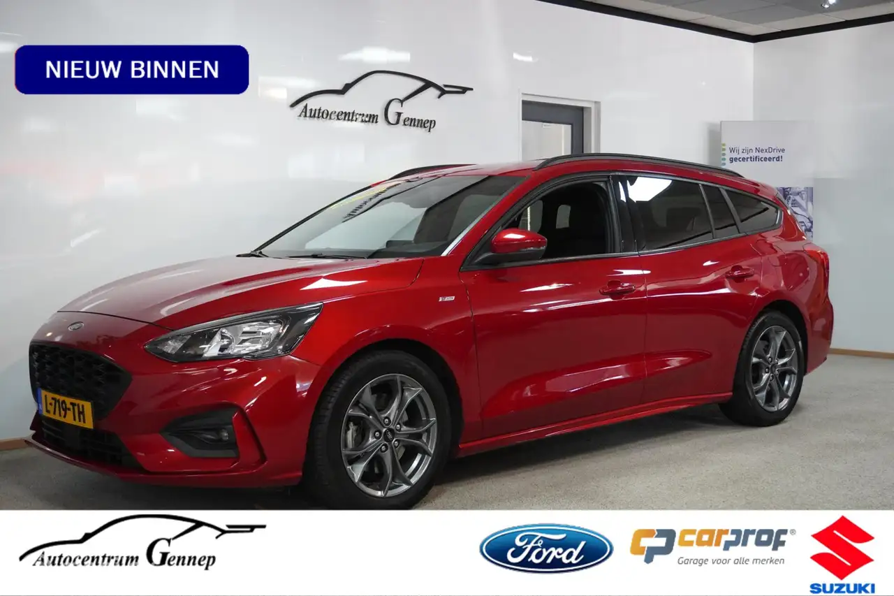 Ford Focus Wagon 1.0 EcoBoost Hybrid ST Line X Business — photo 1 of 32