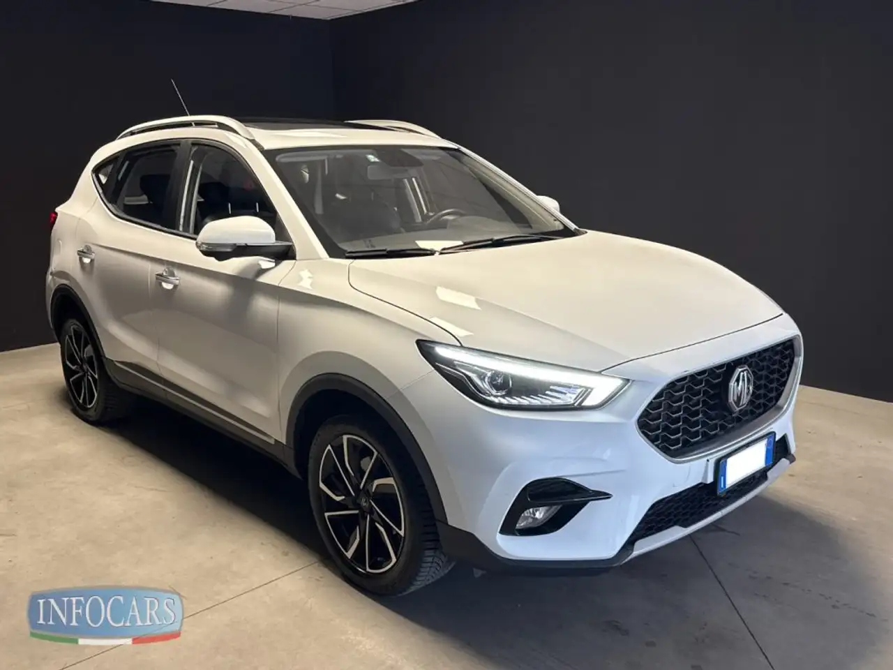 MG ZS 1.0T-GDI 112 CV Luxury - PROMO — photo 1 of 15