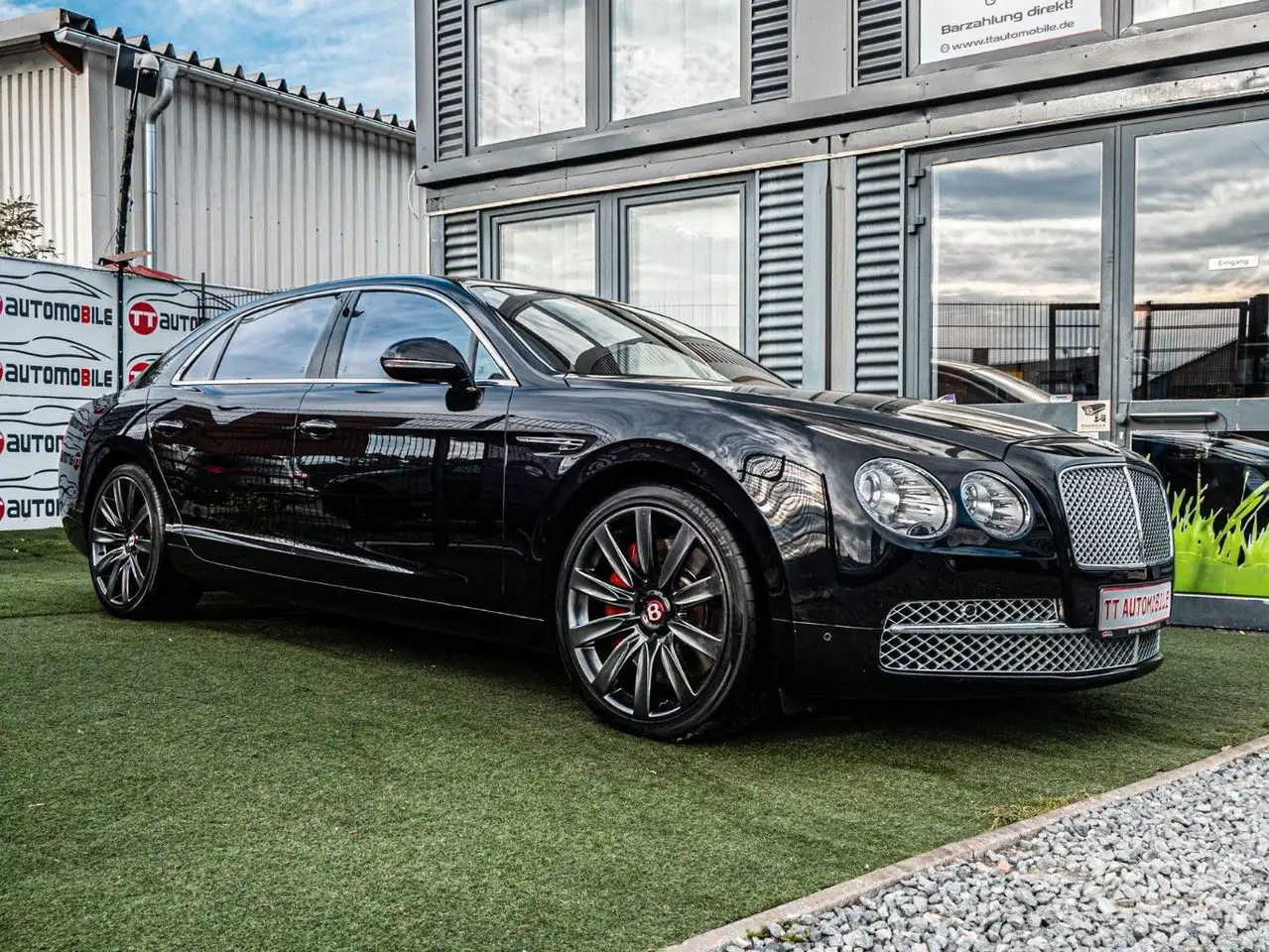 Bentley Flying Spur 4.0 V8 PANO|CAM|LUFT|SHZ|SLF|KEYLES — photo 1 of 15