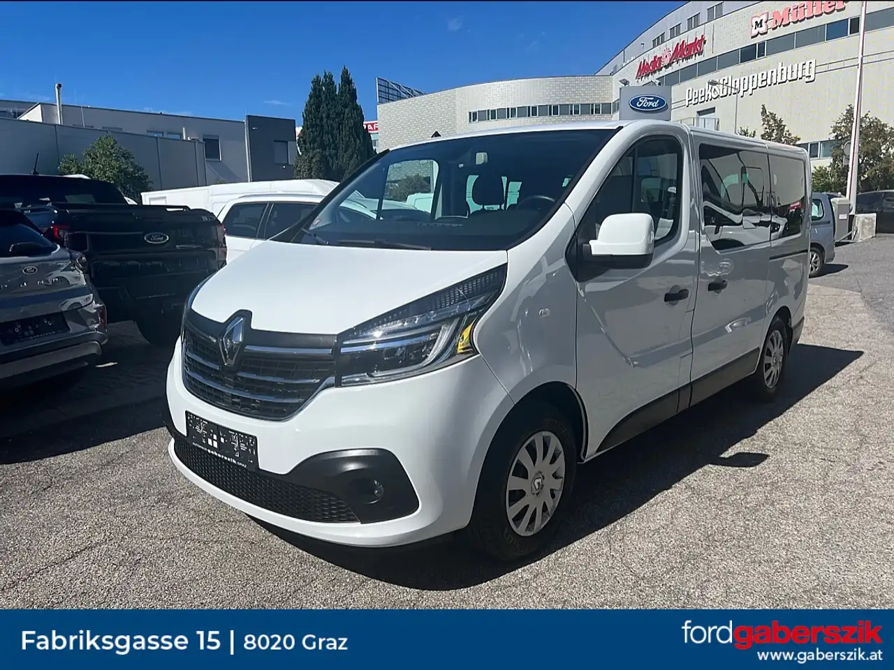 Renault Trafic Passenger Bus Energy dCi 145 — photo 1 of 20