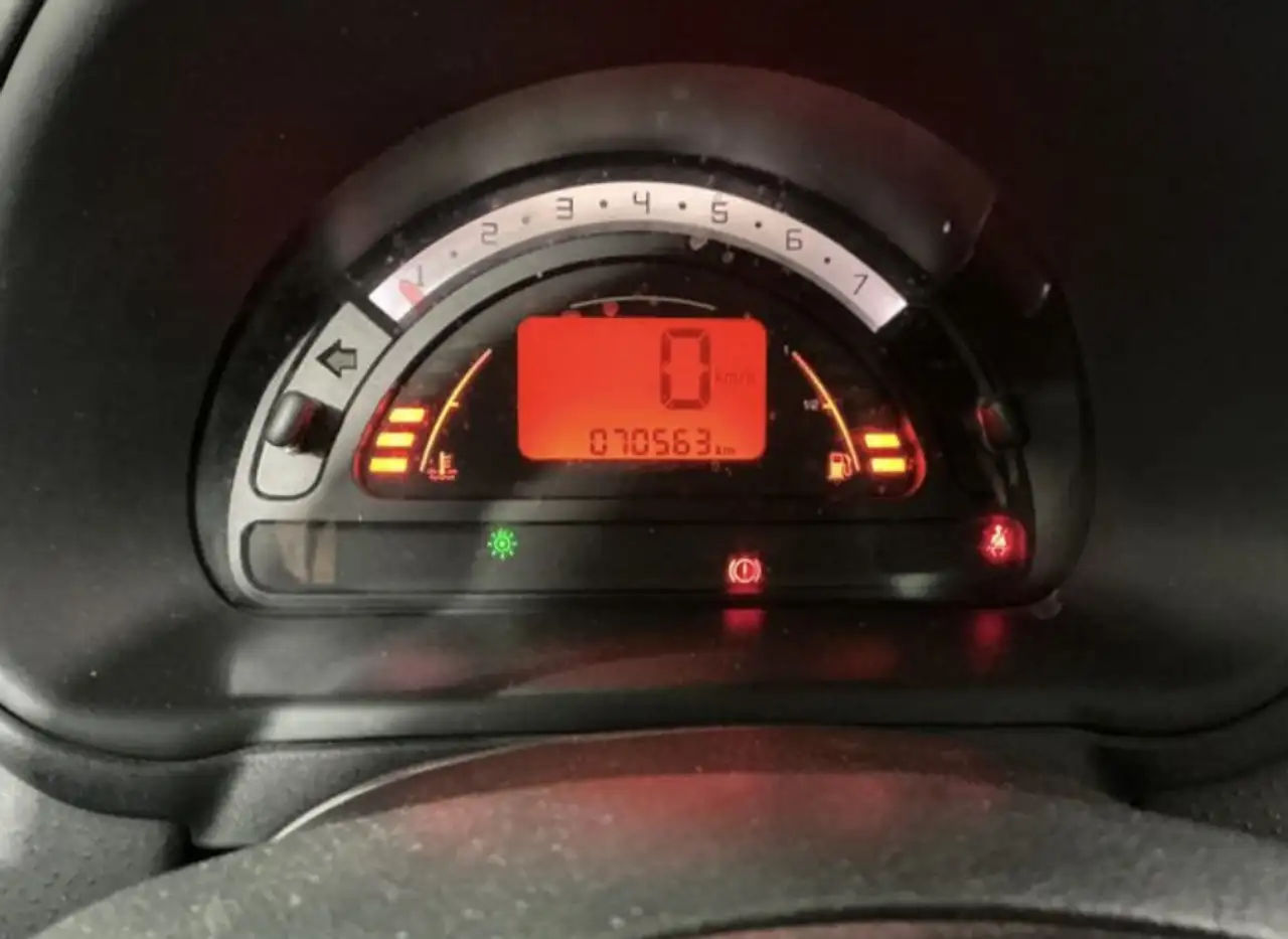 2005 Citroen C3 1.4i SX Plus, photograph 9