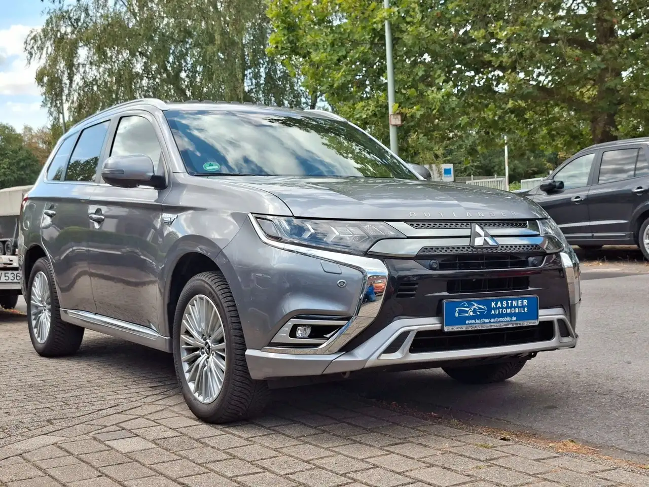 Mitsubishi Outlander Leder SD Allrad Navi — photo 1 of 29