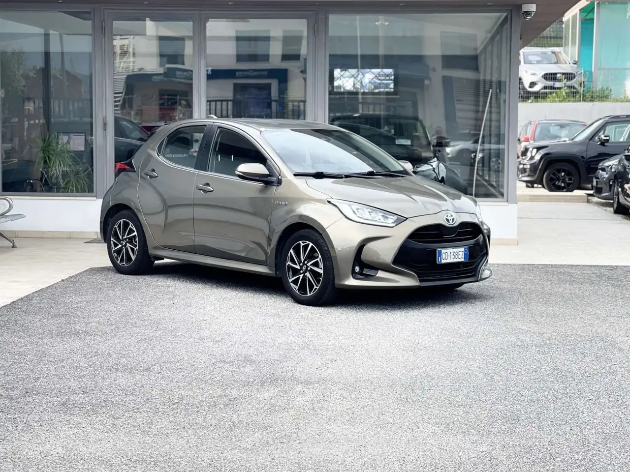 Toyota Yaris 1.5 Hybrid 92CV E6 Neo - 2020 — photo 1 of 11