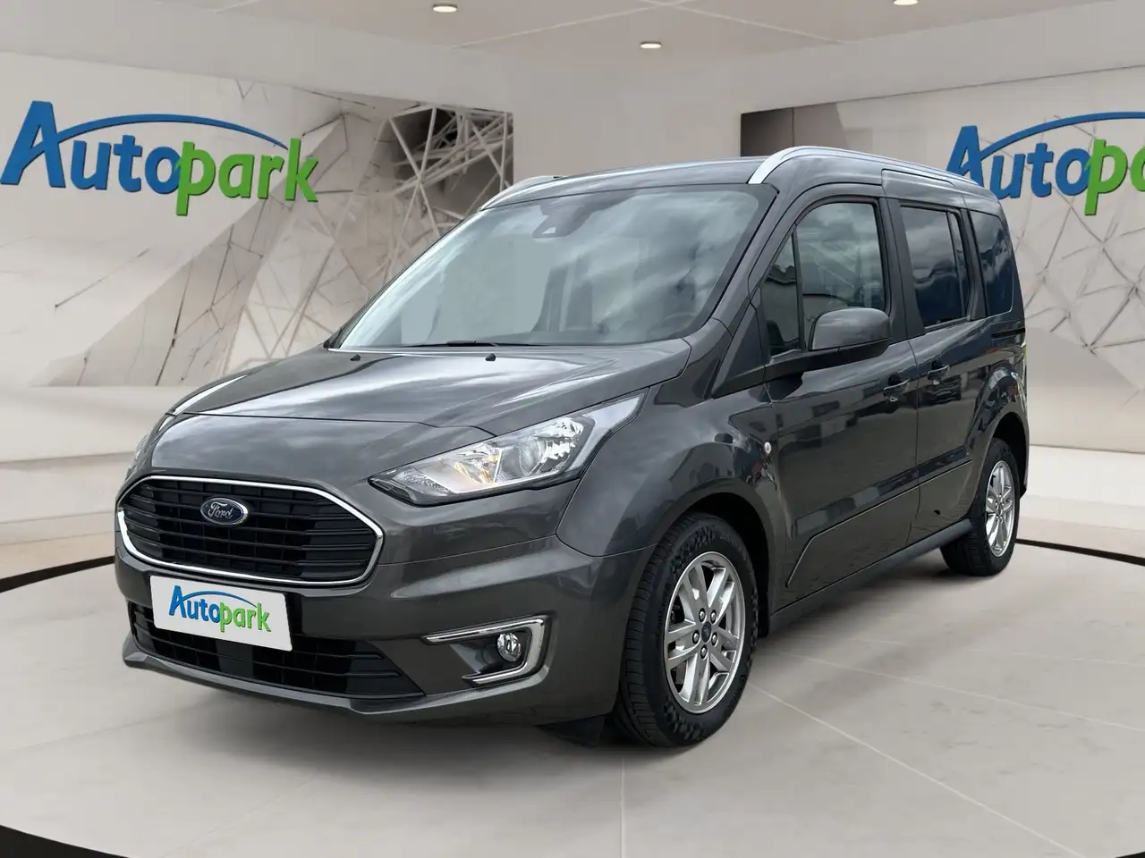Ford Tourneo Connect Titanium 120 PS — photo 1 of 23