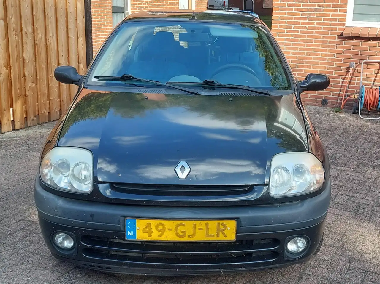 Renault Clio Clio 1.4 RT — photo 1 of 4