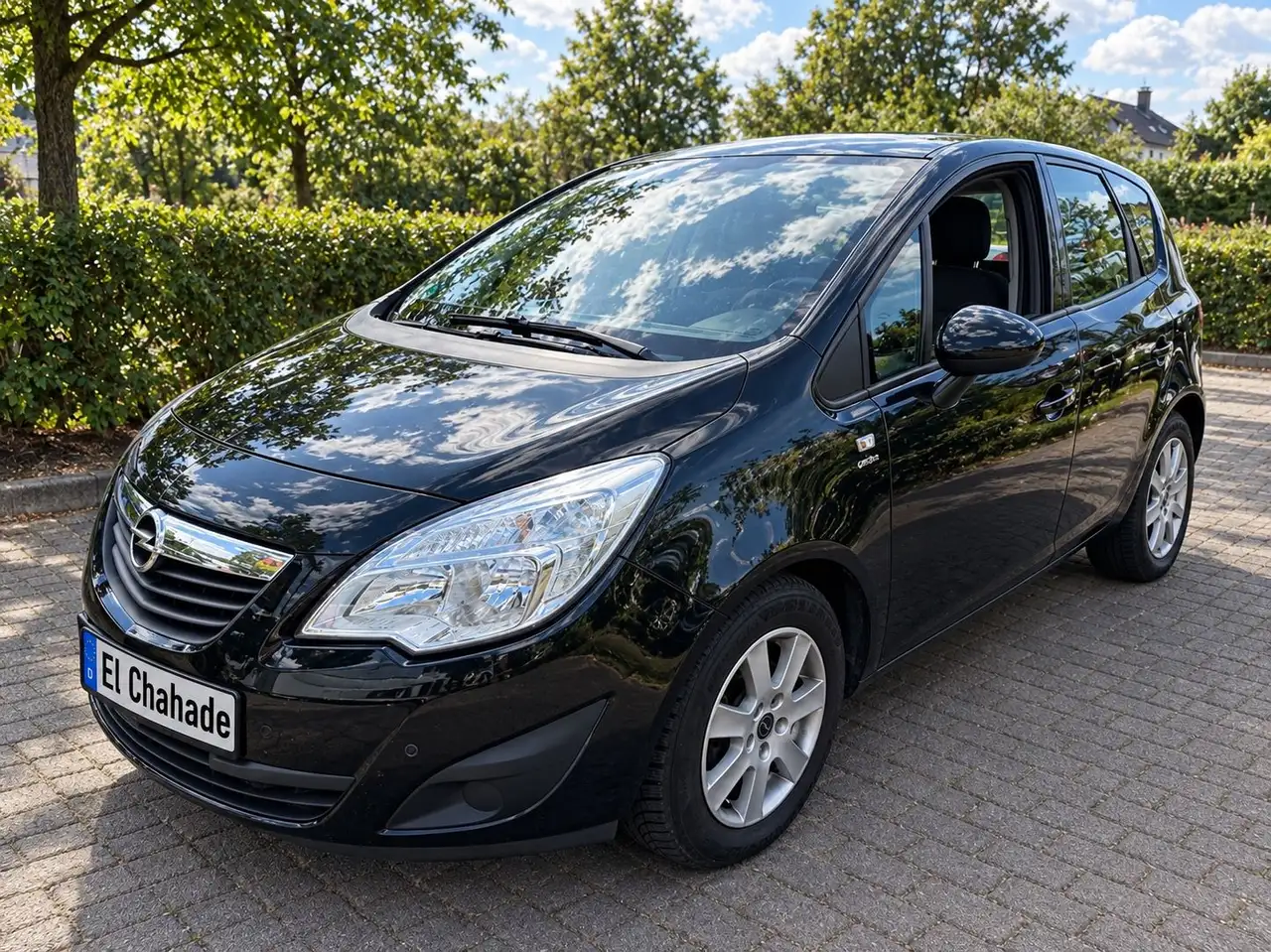 Opel Meriva B Active — photo 1 of 8