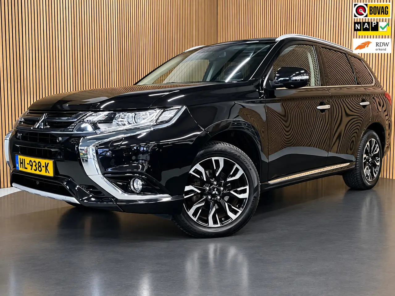 Mitsubishi Outlander 2.0 PHEV Executive Edition|AFN.TREKHAAK|LEDER|STOE — photo 1 of 40
