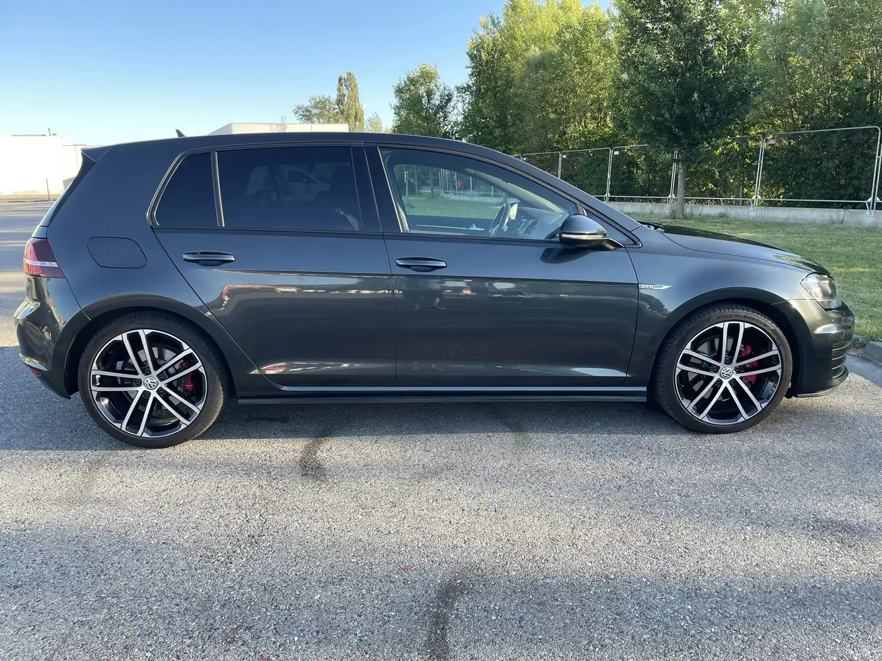 Volkswagen Golf GTD 2,0 TDI — photo 1 of 12