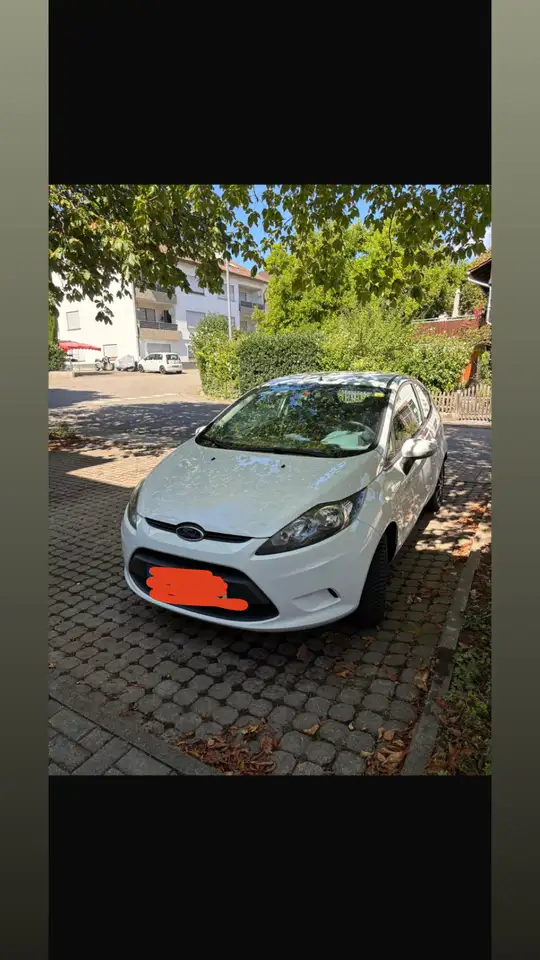 Ford Fiesta 1.25 Trend — photo 1 of 6