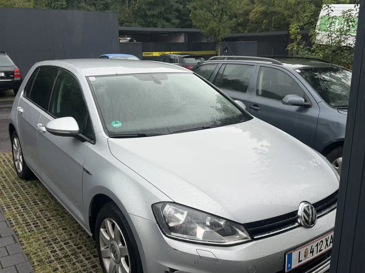 Volkswagen Golf Lounge 1,6 BMT TDI — photo 1 of 8