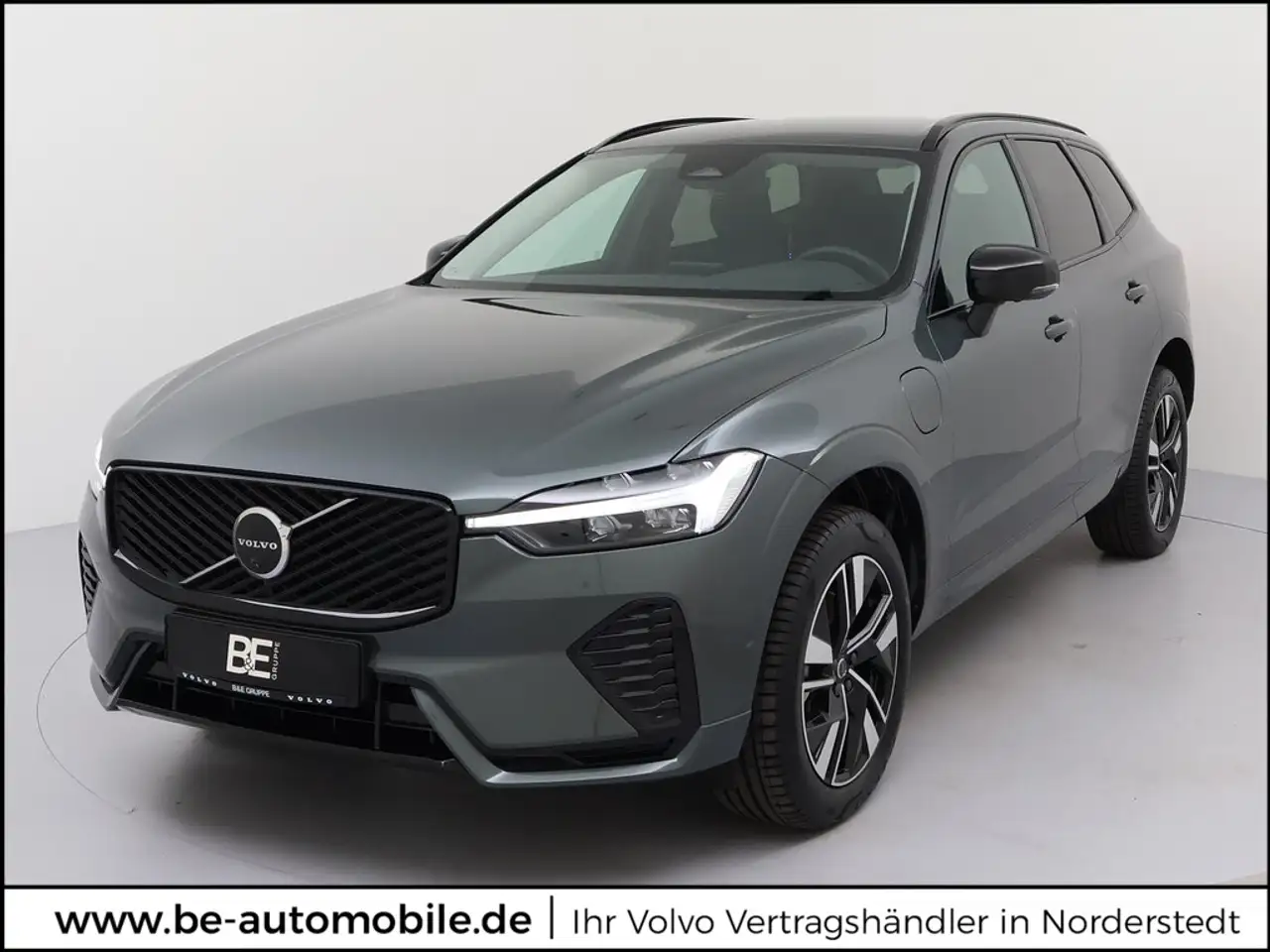 Volvo XC60 T8 AWD Recharge Plug-In Hybrid Plus Dark — photo 1 of 15