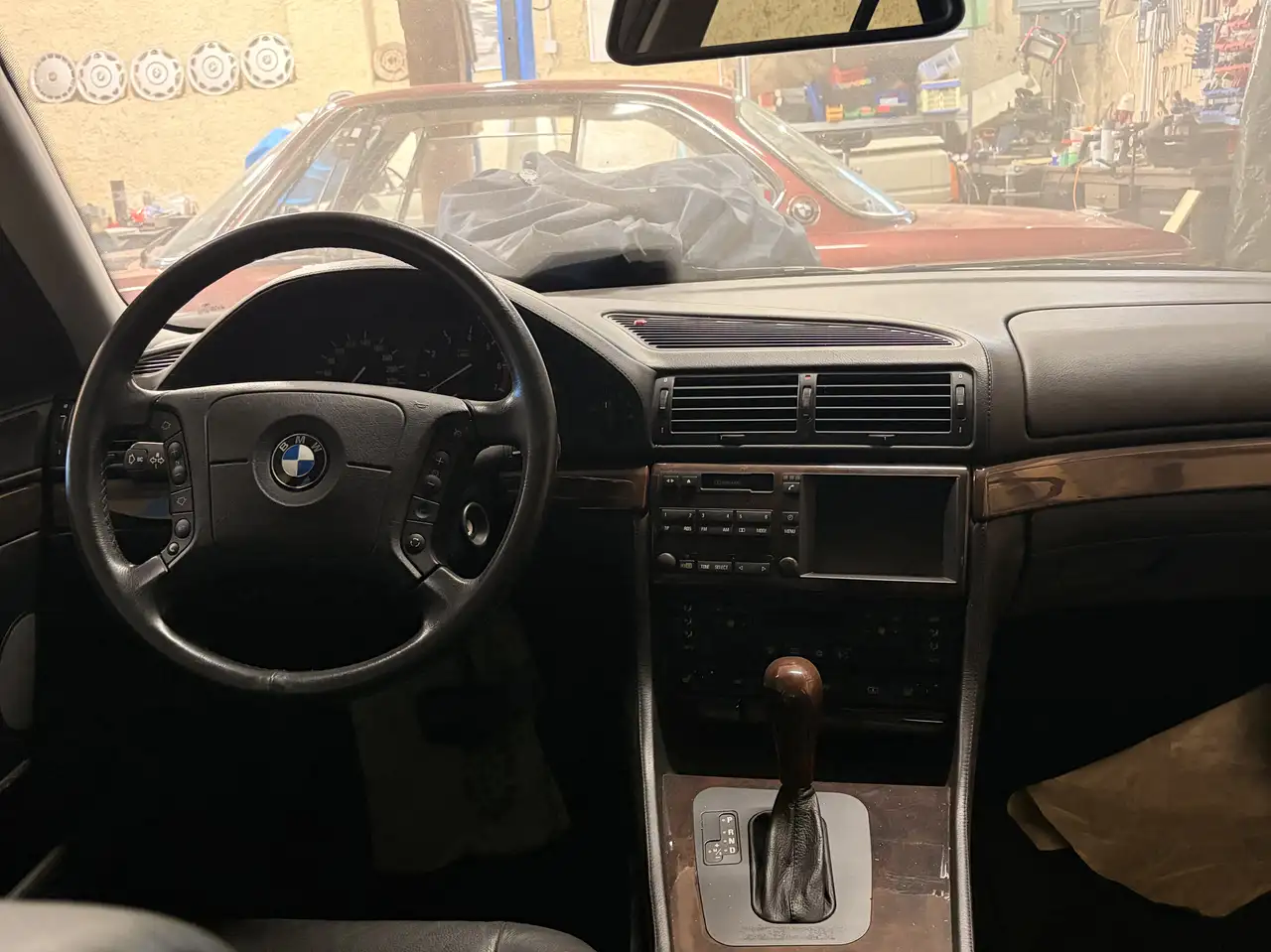 BMW 750 750i Aut. — photo 1 of 4