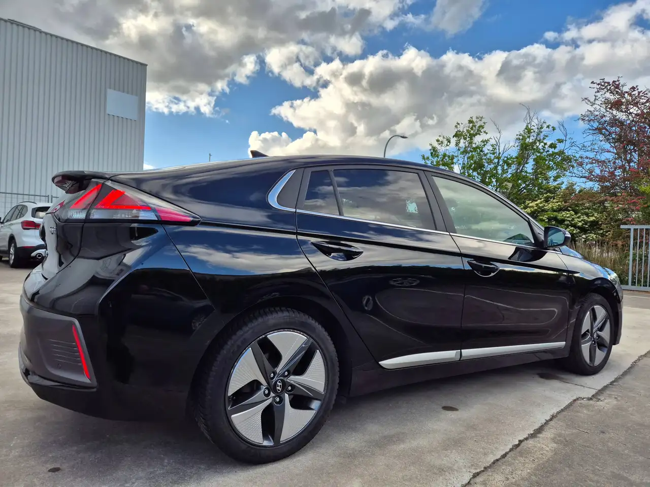 2022 Hyundai IONIQ 1.6 GDi HEV // HYBRID // 2022 !!, photograph 12