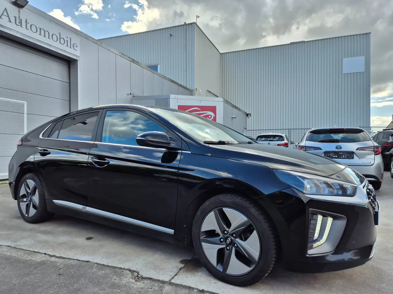 Hyundai IONIQ 1.6 GDi HEV // HYBRID // 2022 !! — photo 1 of 15