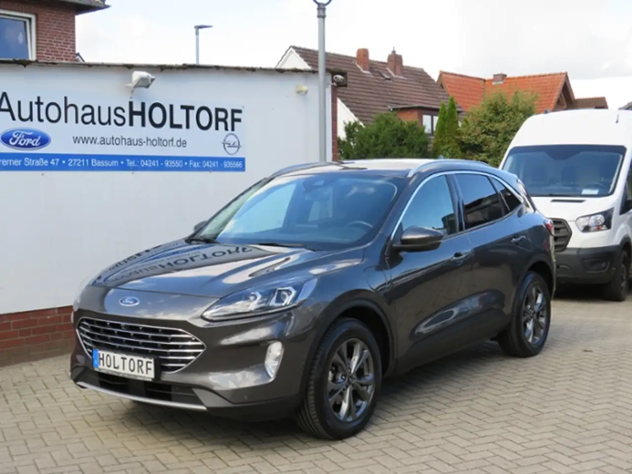 Ford Kuga Plug-In Hybrid Titanium X KLIMA LED NAVI ALU — photo 1 of 30