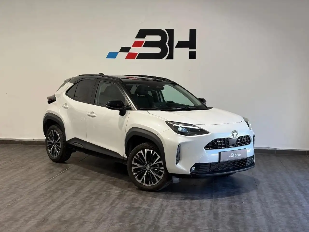 Toyota Yaris CROSS COLLECTION 130CV 90 FULL-HYBRID/SIEGES CHAUFFANTS/CARPLAY/GARANTIE CONSTRUCTEUR — photo 1 of 30