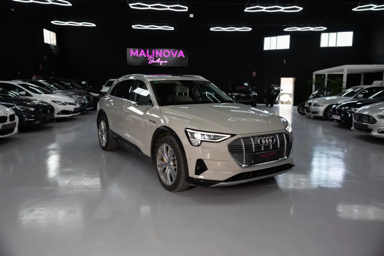 Audi e-tron Sportback 55 quattro Advanced — photo 1 of 22