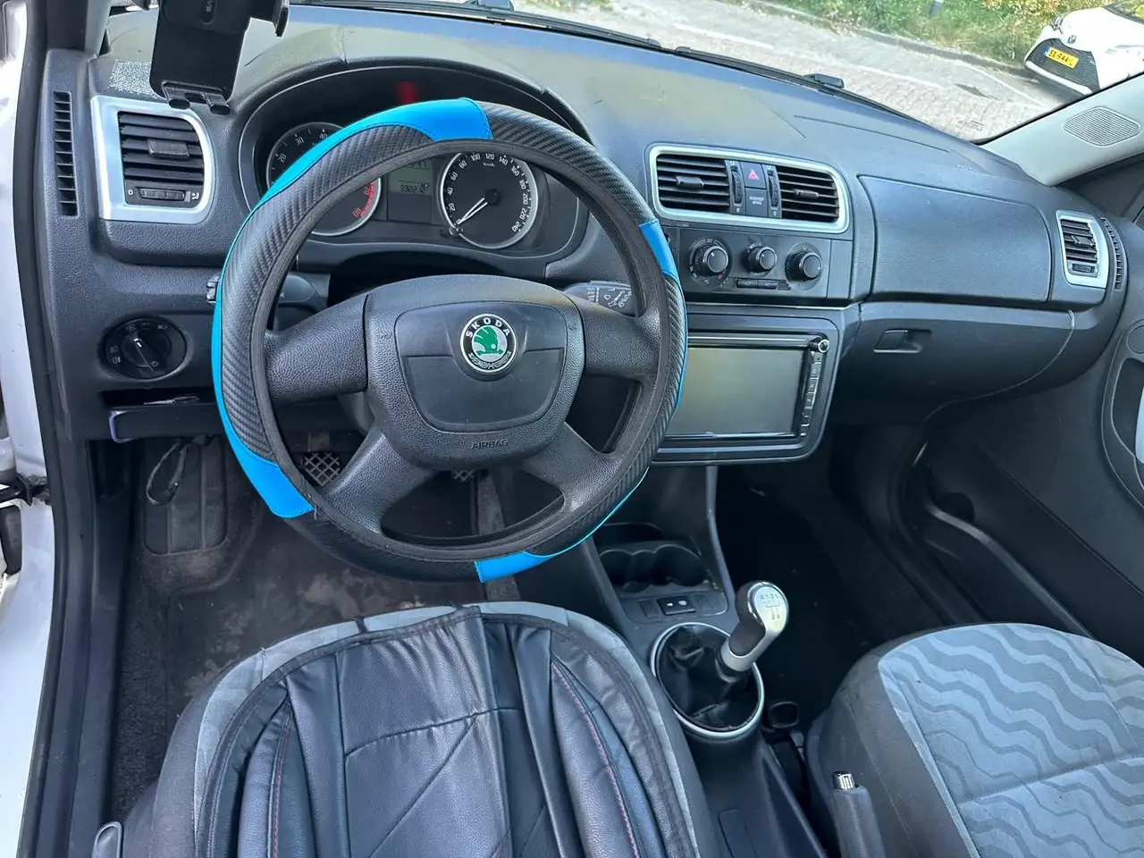 Skoda Fabia 1.2 HTP Ambiente — photo 1 of 5
