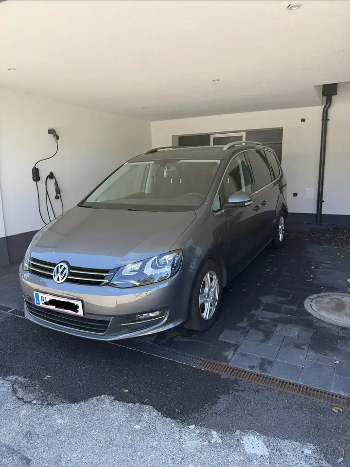 Volkswagen Sharan Sky BMT 2,0 TDI DPF DSG — photo 1 of 15