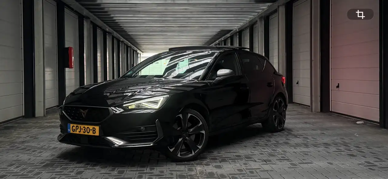 CUPRA Leon 1.4 e-Hybrid VZ 245 PK |PANO|ACC|DCC|KEYLESS — photo 1 of 20