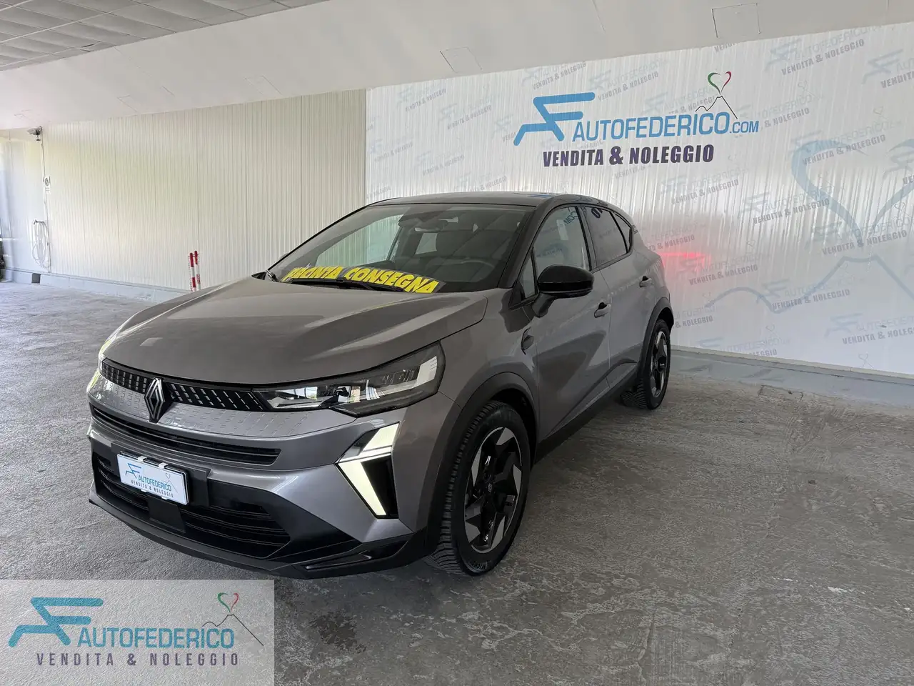 Renault Captur techno TCe 90 — photo 1 of 15