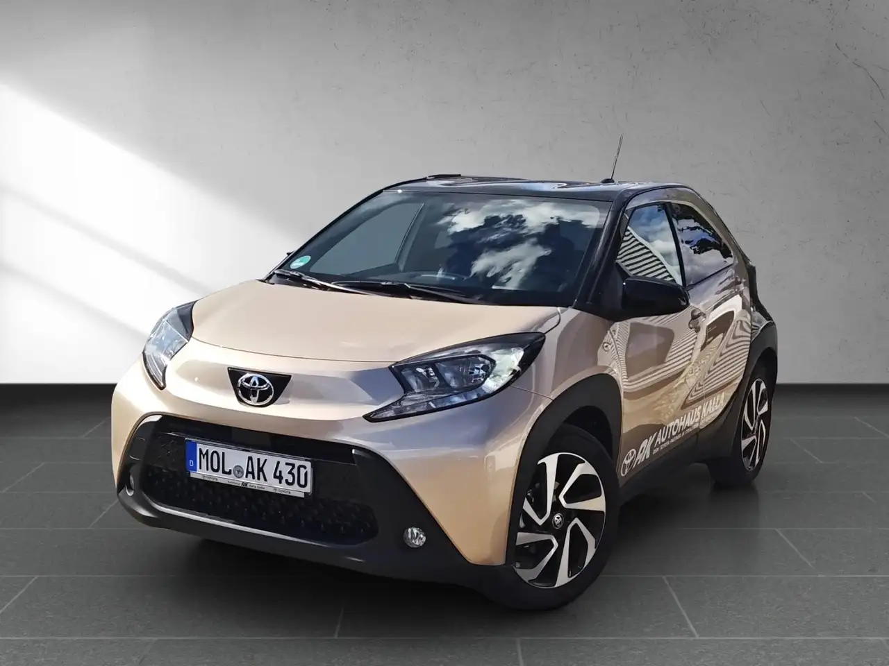 Toyota Aygo X Aygo X 1,0 VVT-i Teamplayer Schalter *GARANTIE, KLIMA, SITZHEIZUNG — photo 1 of 24