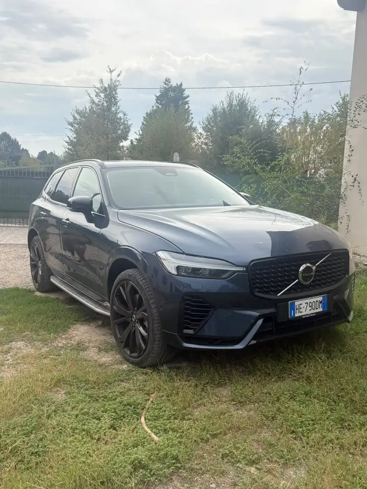 Volvo XC60 2.0 t8 phev Ultra Dark awd auto — photo 1 of 6