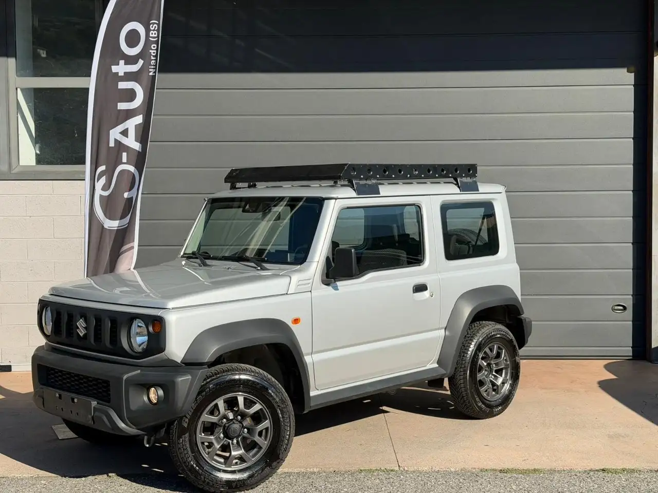 Suzuki Jimny 4 POSTI — photo 1 of 15