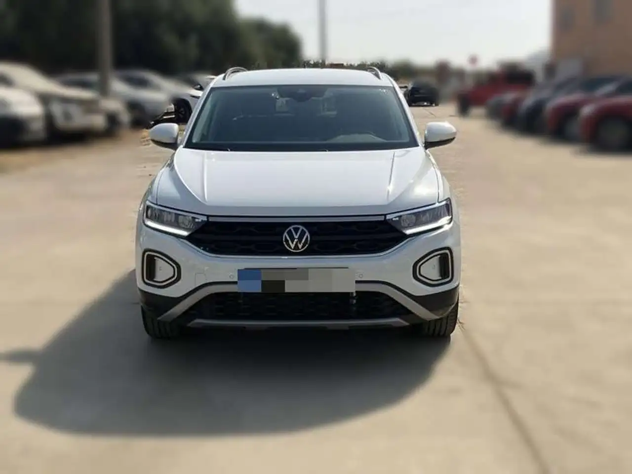 Volkswagen T-Roc Life 1.0 TSI 81kW (110CV) — photo 1 of 28