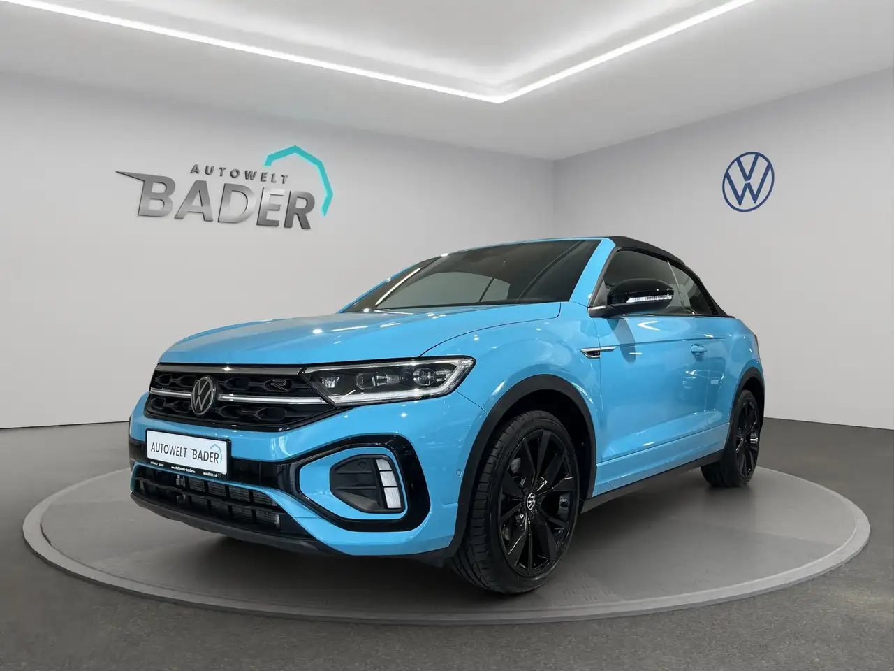 Volkswagen T-Roc Cabriolet R-Line ACC IQ.Light RFK — photo 1 of 24