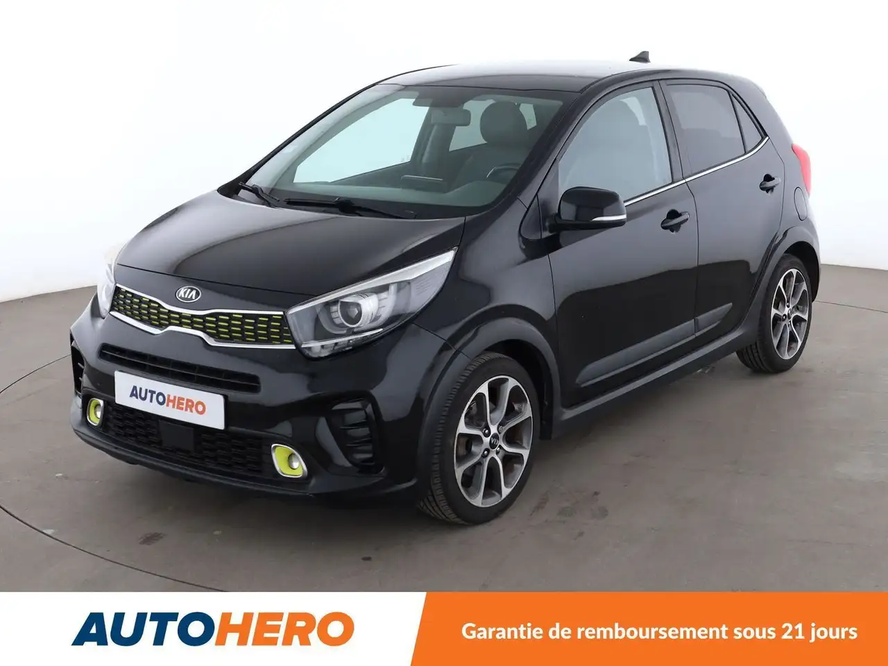 Kia Picanto 1.2 X Line Auto — photo 1 of 32