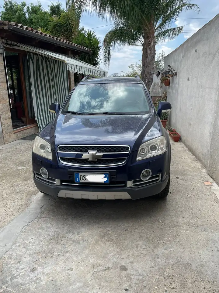Chevrolet Captiva 2.2 LTZ 184cv auto — photo 1 of 6