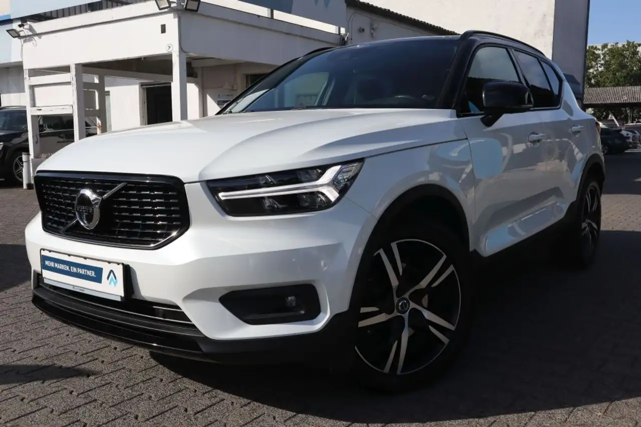 Volvo XC40 XC40 D4 AWD Geartronic R-Design|AHK|360CAM|NAVI — photo 1 of 23