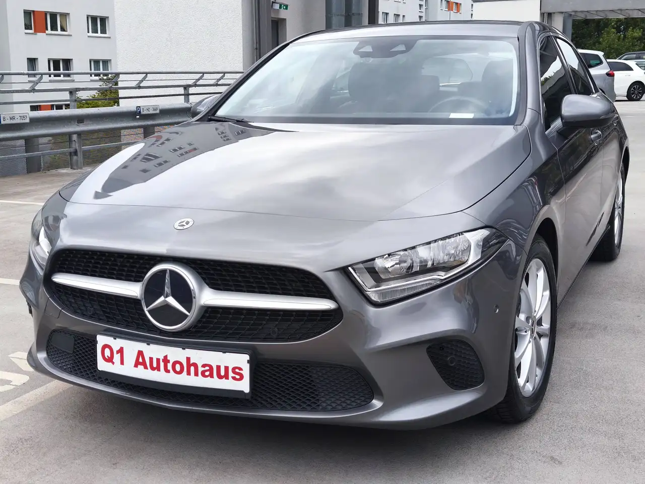 Mercedes-Benz A 180 A 180 PROGRESSIVE MBUX PREMIUM+DAB+CARPLAY/AMBIENTE/AUGMREALVIDEO/SHZ/T.LEDER/PARKASSIST+/INDUKTION — photo 1 of 15
