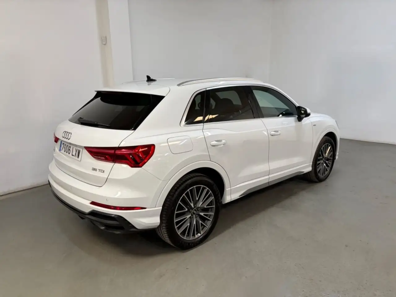 2022 Audi Q3 35 TDI S line 110kW, photograph 10