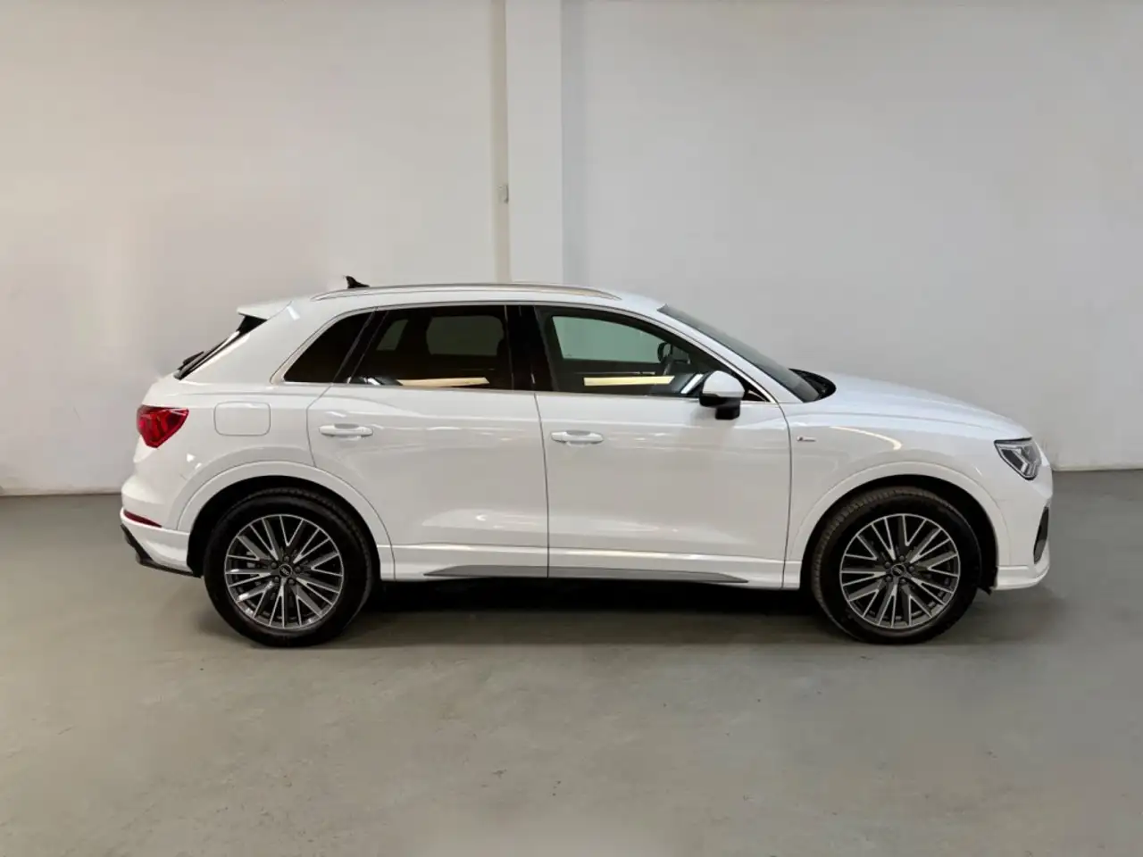 2022 Audi Q3 35 TDI S line 110kW, photograph 7