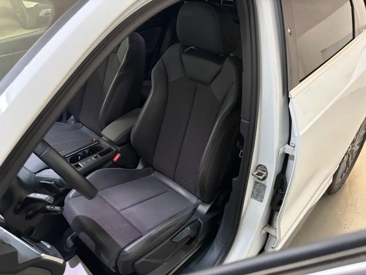 2022 Audi Q3 35 TDI S line 110kW, photograph 12