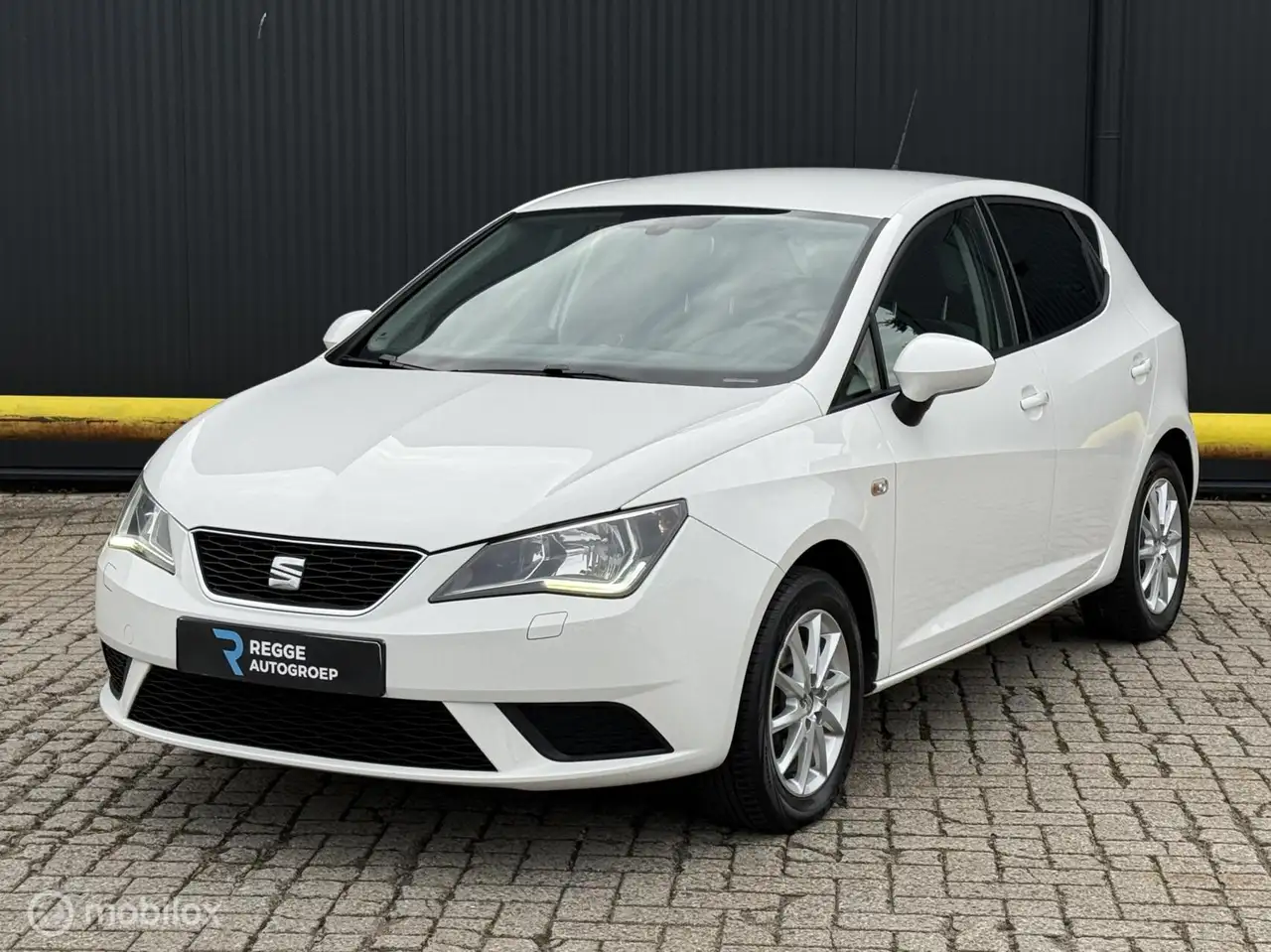 SEAT Ibiza 1.0 EcoTSI Style Connect CRUISE | PDC | CLIMA — photo 1 of 24