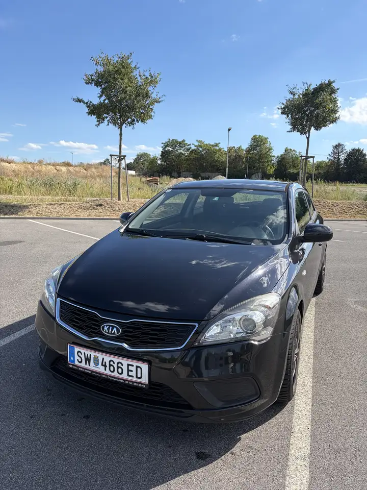 Kia ProCeed / pro_cee'd pro cee'd 1,4 CVVT Cool ISG — photo 1 of 20