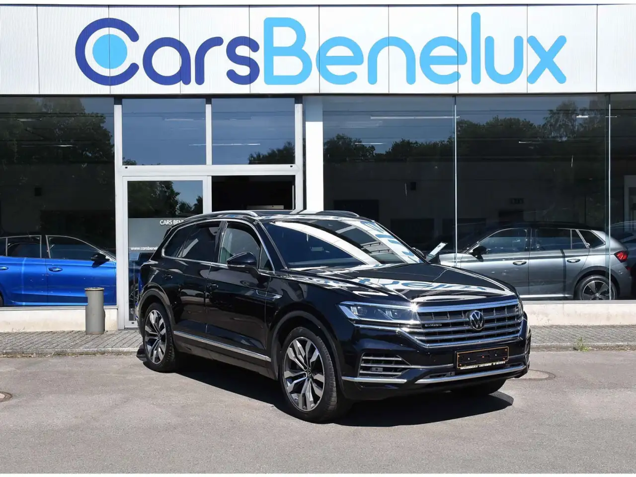 Volkswagen Touareg 3.0 TSI eHybrid PHEV 4Motion Elegance SUSP PNEU — photo 1 of 30