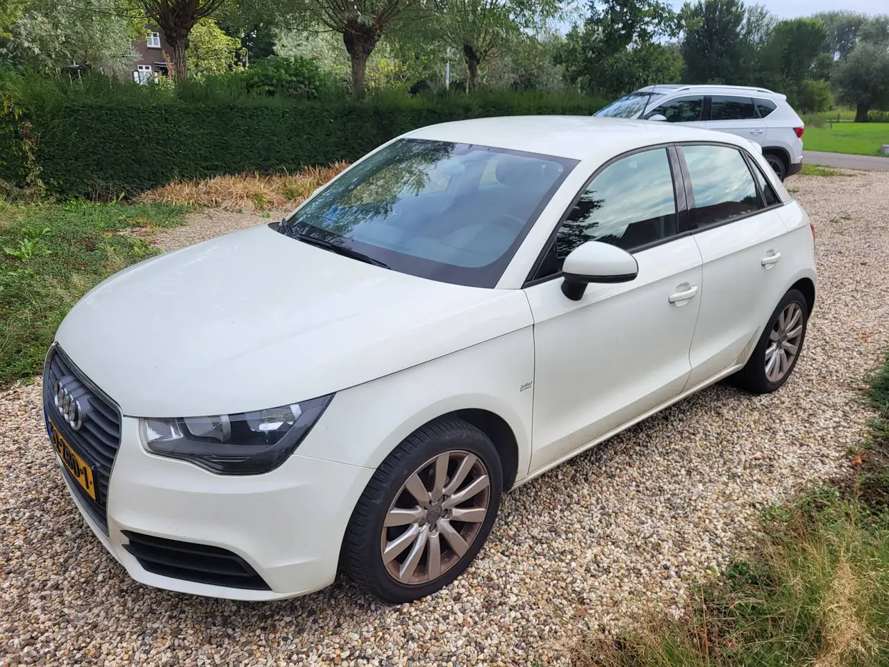 Audi A1 A1 1.2 TFSI Connect — photo 1 of 7