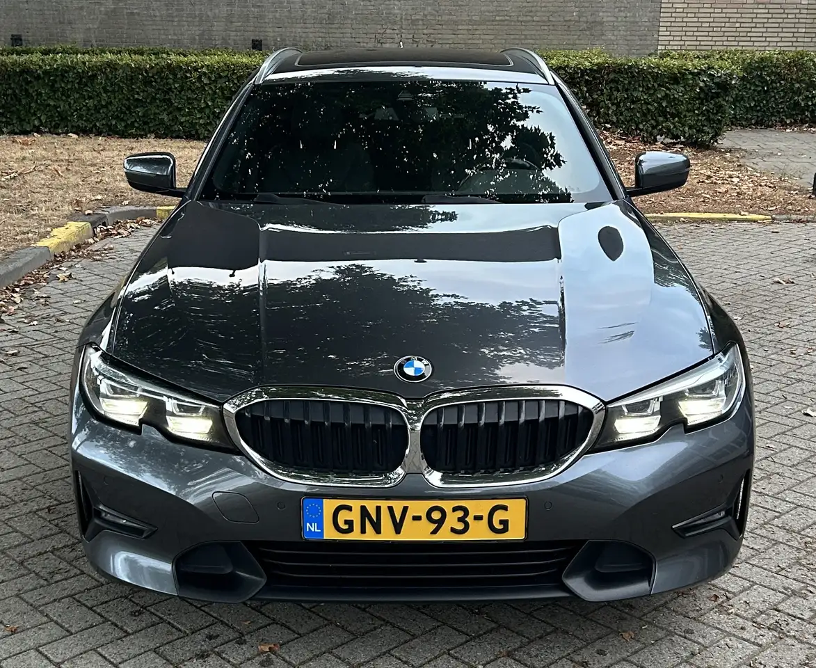 BMW 318 High Executive — photo 1 of 20